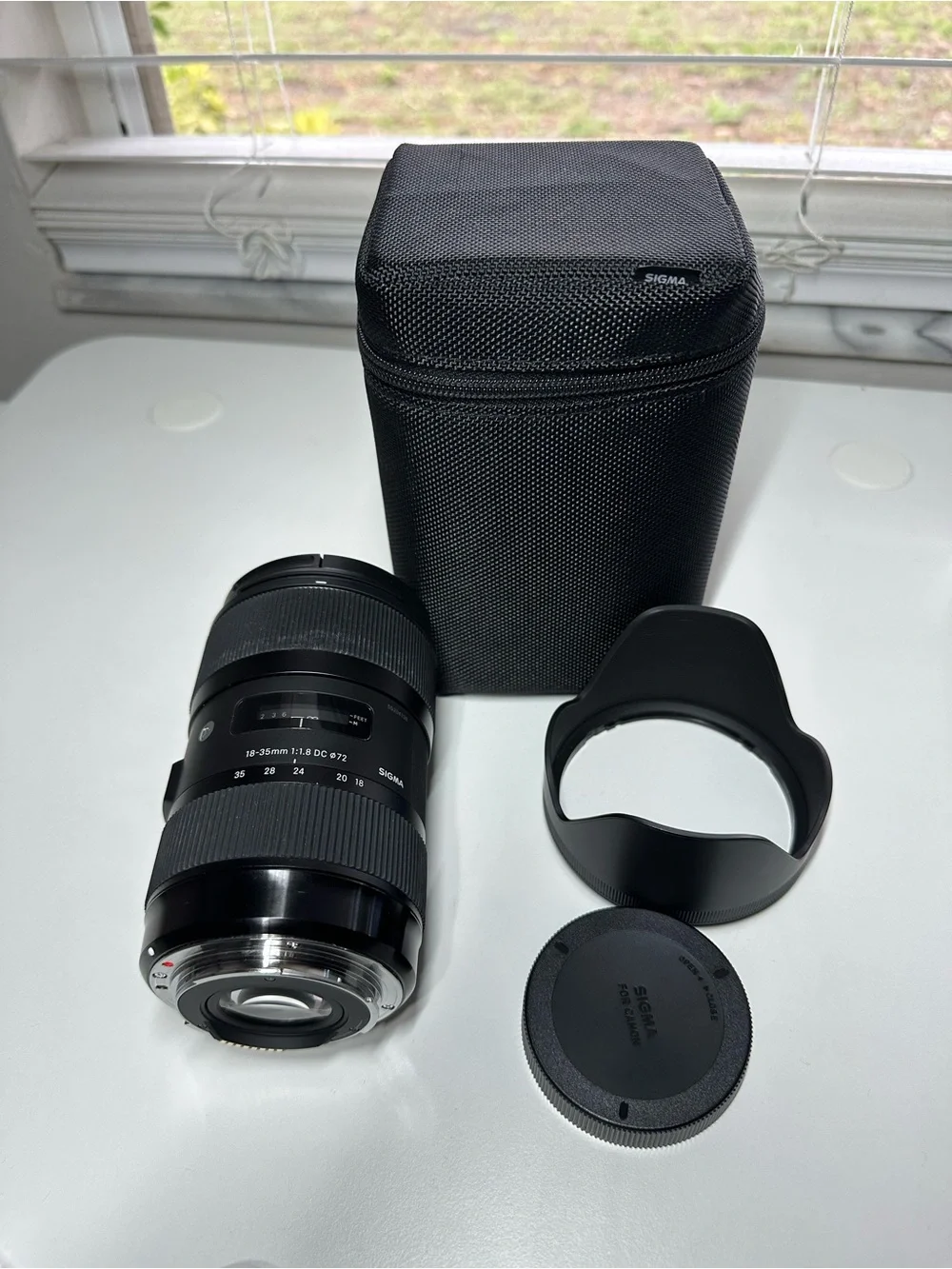 Sigma 18-35mm f/1.8 DC HSM Art Lens (Canon EF mount)